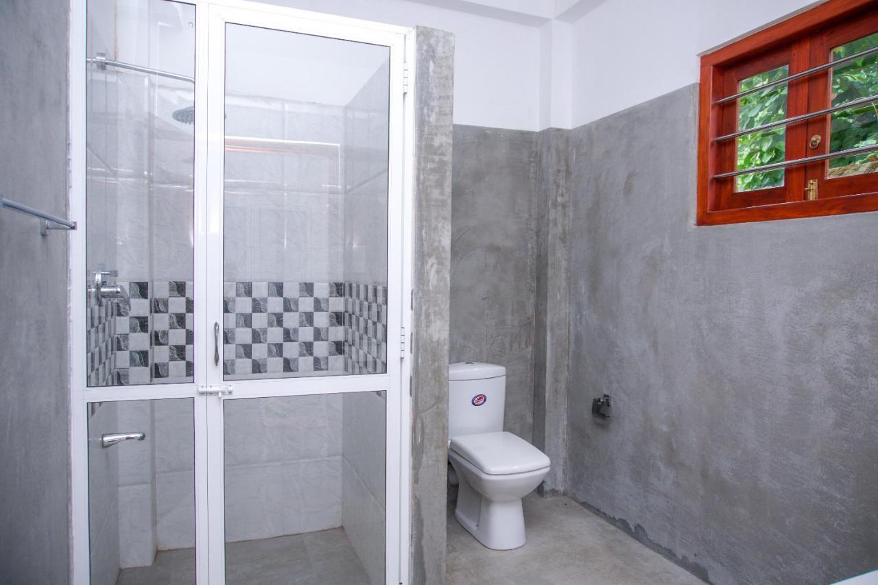 Easy Living Hotel Hikkaduwa Exterior photo